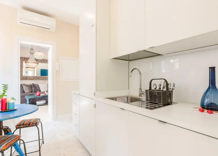 Petra Apartments *