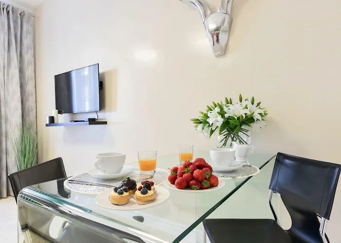 Petra Apartments Апартаменты Рим